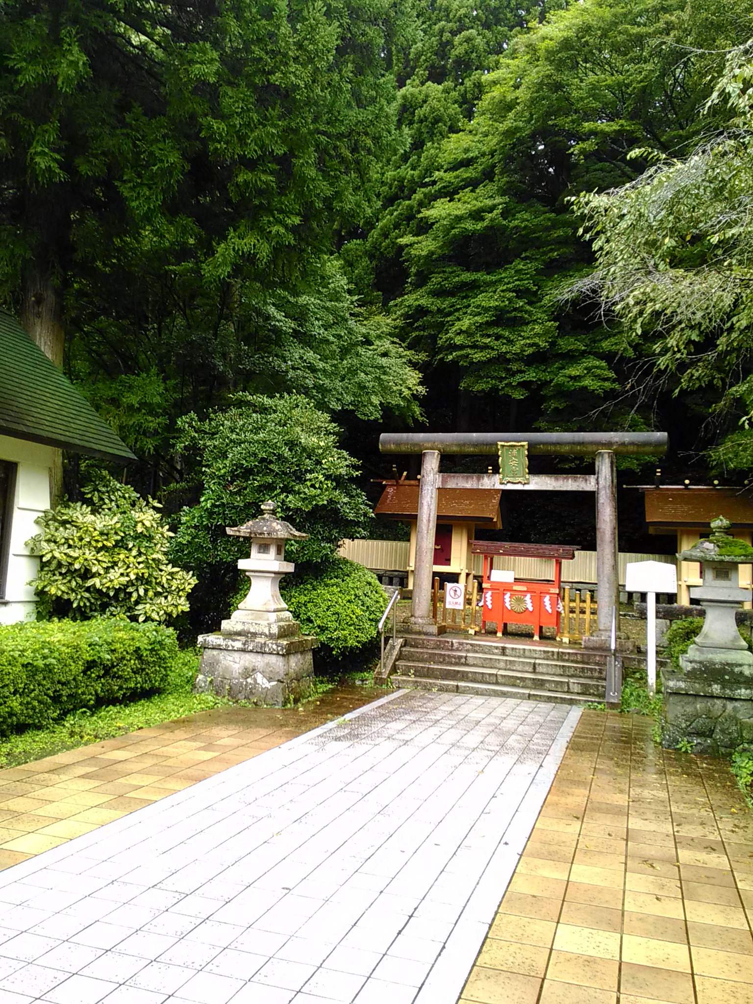 浦安神社の裏が天守台跡
